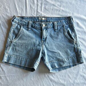 Levi's Light Wash 545 Denim Shorts - Women's Size 6 Inseam 5"